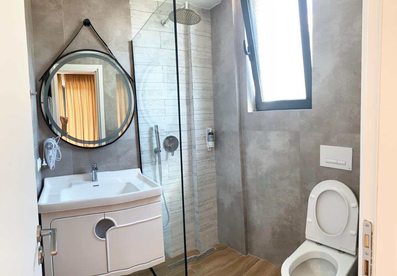 Hotel Platon Саранде Екстериор снимка